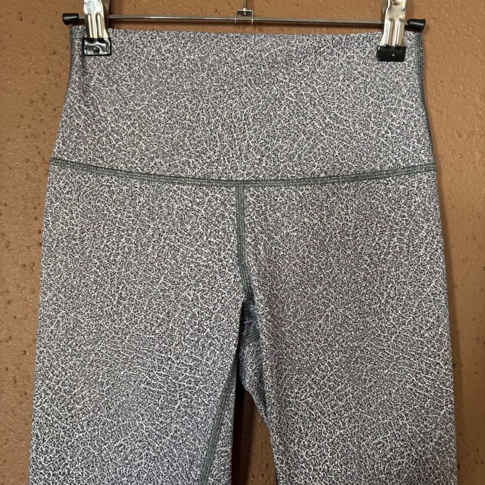 Lululemon Wunder Under High-Rise Crop 21 Grey White Crackle Print Leggings  4 - Picture 2 of 7